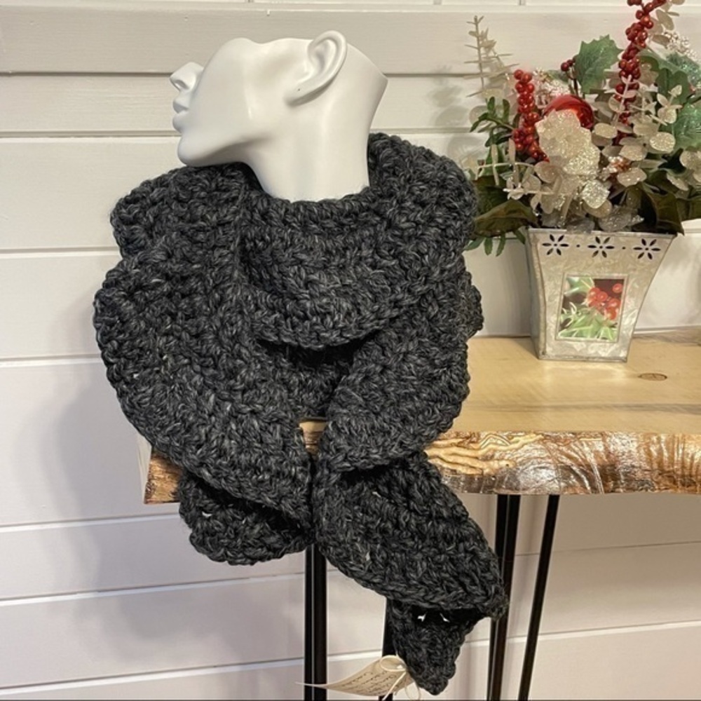 Hand Crafted Crochet Knit Chunky Ruffle Scarf Marbled Charcoal Grey Fall Winter